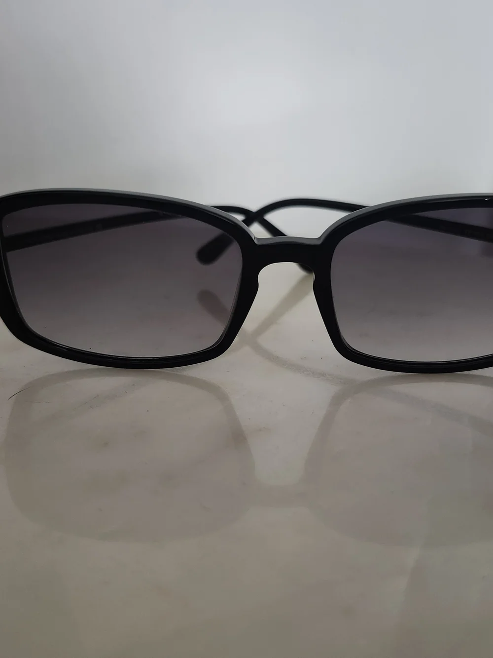 Tom Ford Women's Black Rectangle Sunglasses - Black Lenses
